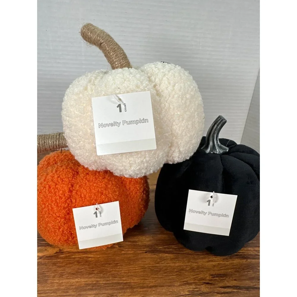 Target Bullseye Playground Halloween 2024 NWT 3 Sherpa Pumpkin Jack-O’-Lanterns